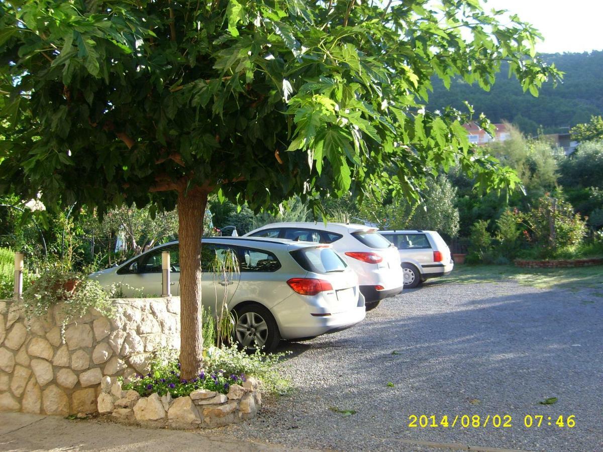 Apartments Bosiljka Rab Town Exterior foto